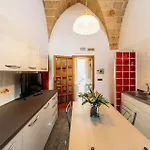 La Casa Rosa * Monopoli